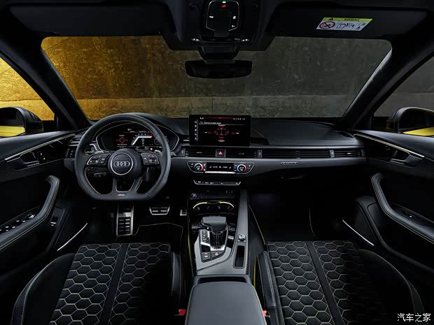 Audi Sport 奥迪RS 4 2024款 RS4 Avant edition 25 years Audi Sport 奥迪RS 4 2024款 RS4 Avant edition 25 years