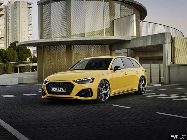 Audi Sport 奥迪RS 4 2024款 RS4 Avant edition 25 years Audi Sport 奥迪RS 4 2024款 RS4 Avant edition 25 years