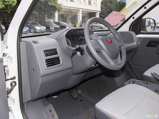 上汽通用五菱 五菱揚光 2024款 300km 實用型