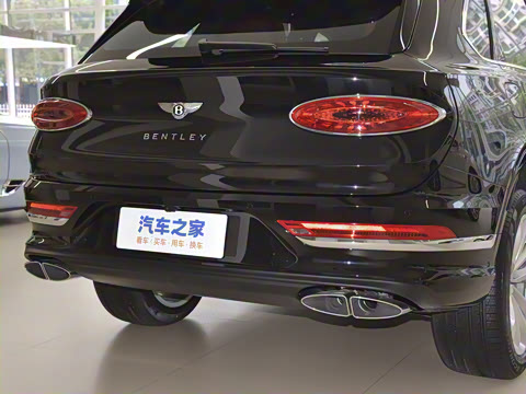 2024款 4.0T V8 长轴距版 2024款 4.0T V8 长轴距版