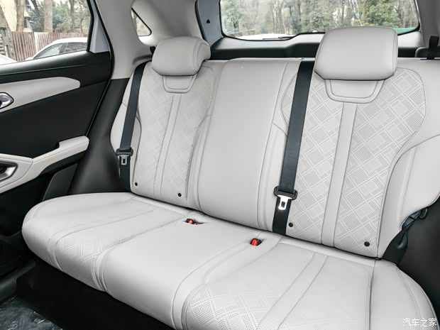 比亚迪 元UP 2024款 401KM 超越型 比亚迪 元UP 2024款 401KM 超越型