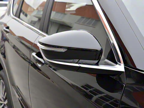 2025款 冠军版 1.5T DCT冠军PRO 5座 2025款 冠军版 1.5T DCT冠军PRO 5座