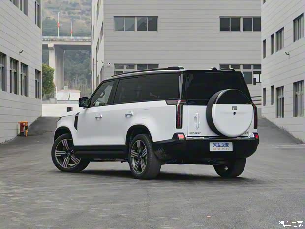 极石汽车 极石01 2023款 尊享6座版 极石汽车 极石01 2023款 尊享6座版