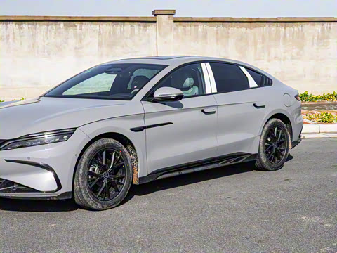 2025款 DM-i 智驾版 125KM精英型 2025款 DM-i 智驾版 125KM精英型