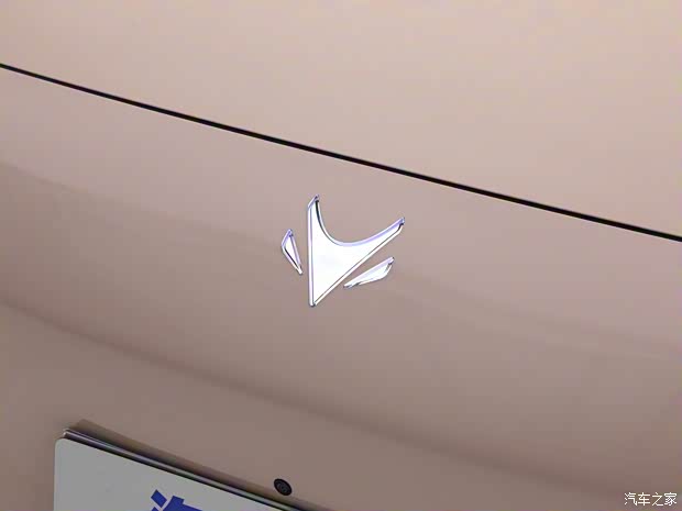 北汽新能源 极狐 阿尔法S5 2024款 单电机 185kW 北汽新能源 极狐 阿尔法S5 2024款 单电机 185kW