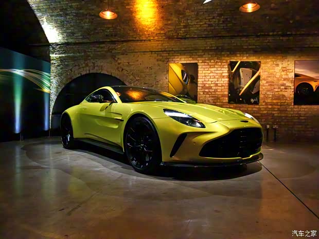 阿斯顿·马丁 V8 Vantage 2024款 4.0T V8 Coupe 阿斯顿·马丁 V8 Vantage 2024款 4.0T V8 Coupe