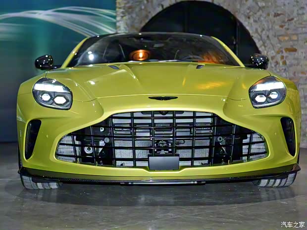 阿斯顿·马丁 V8 Vantage 2024款 4.0T V8 Coupe 阿斯顿·马丁 V8 Vantage 2024款 4.0T V8 Coupe