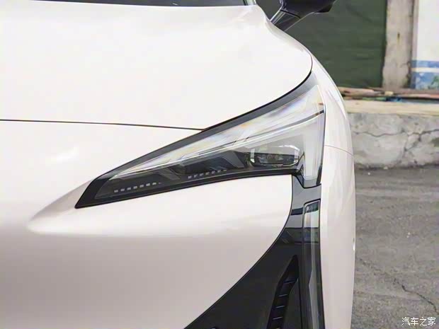北汽新能源 极狐 阿尔法S5 2024款 708MAX 200kW 北汽新能源 极狐 阿尔法S5 2024款 708MAX 200kW