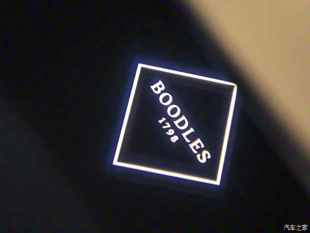 宾利 欧陆 2024款 GT Convertible Boodles by Mulliner  宾利 欧陆 2024款 GT Convertible Boodles by Mulliner