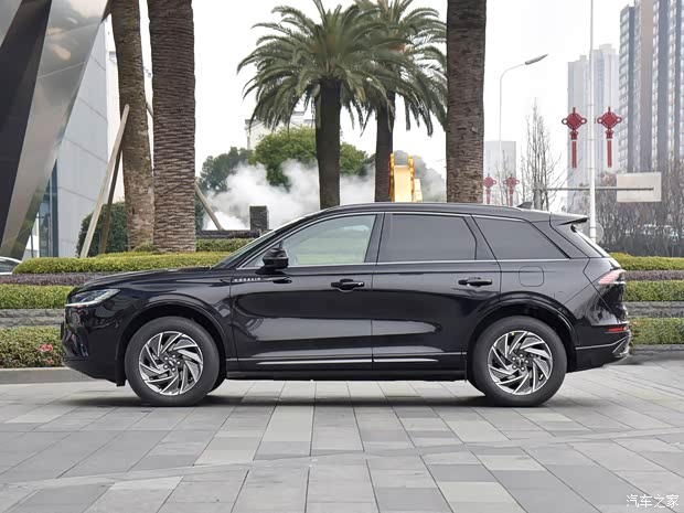 长安林肯 冒险家 2024款 1.5T 两驱尊享版 长安林肯 冒险家 2024款 1.5T 两驱尊享版