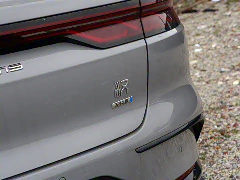 2025款 EV 智驾版 701KM尊荣型 2025款 EV 智驾版 701KM尊荣型