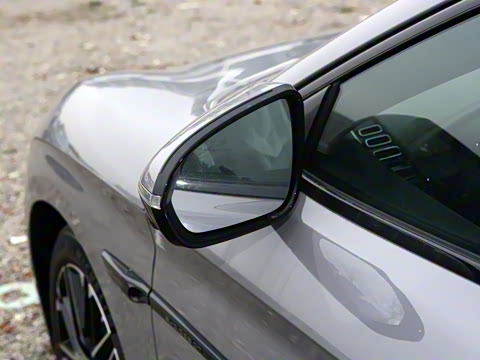 2025款 EV 智驾版 701KM尊荣型 2025款 EV 智驾版 701KM尊荣型