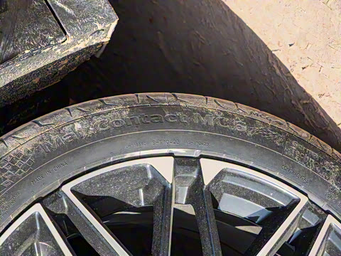 2025款 EV 智驾版 605KM尊荣型 2025款 EV 智驾版 605KM尊荣型