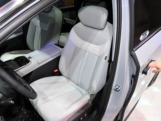 上汽大通 大家7 2024款 PHEV 基本型 上汽大通 大家7 2024款 PHEV 基本型