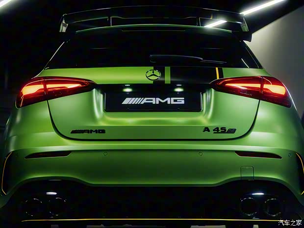 梅赛德斯-AMG 奔驰A级AMG(进口) 2024款 AMG A 45 S 4MATIC+ 魔焰绿特别版 梅赛德斯-AMG 奔驰A级AMG(进口) 2024款 AMG A 45 S 4MATIC+ 魔焰绿特别版