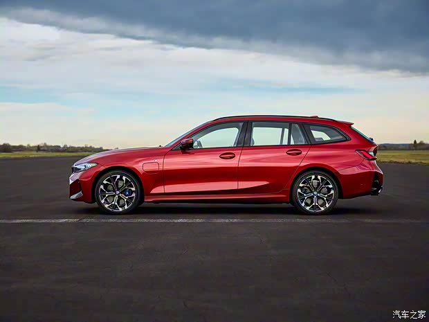 宝马(进口) 宝马3系新能源(进口) 2024款 330e Touring M Sport 宝马(进口) 宝马3系新能源(进口) 2024款 330e Touring M Sport