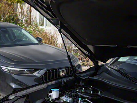 2024款 240TURBO 两驱锋尚版 5座 2024款 240TURBO 两驱锋尚版 5座