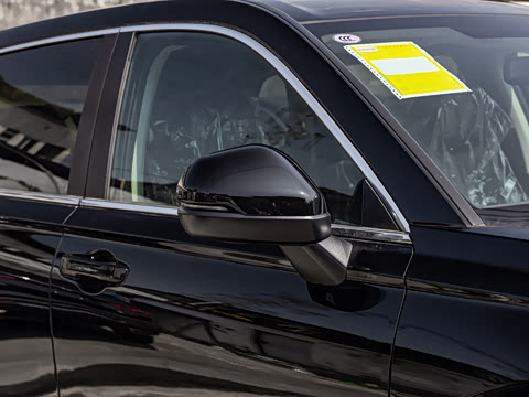 2024款 240TURBO 两驱锋尚版 5座 2024款 240TURBO 两驱锋尚版 5座