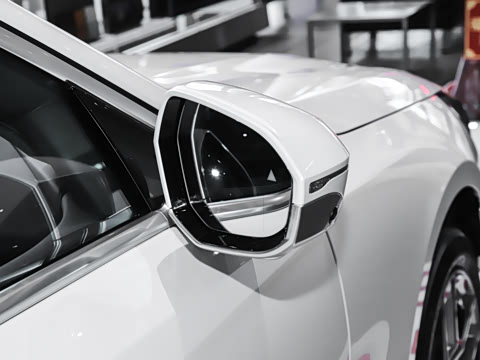 2025款 530Li 领先型 豪华套装 2025款 530Li 领先型 豪华套装