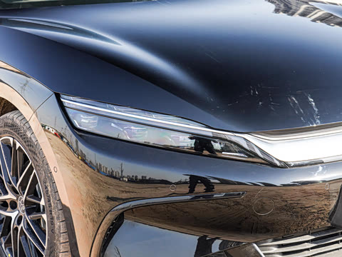 2025款 EV 智驾版 605KM尊荣型 2025款 EV 智驾版 605KM尊荣型