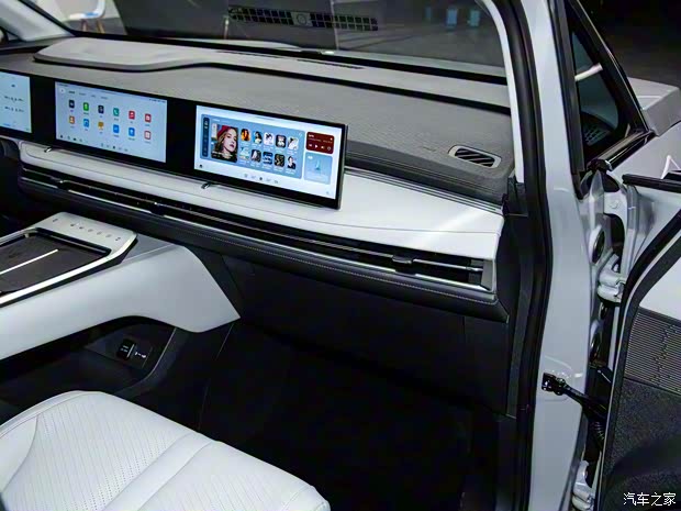 上汽大通 大家7 2024款 超混 超长续航版 高配 上汽大通 大家7 2024款 超混 超长续航版 高配