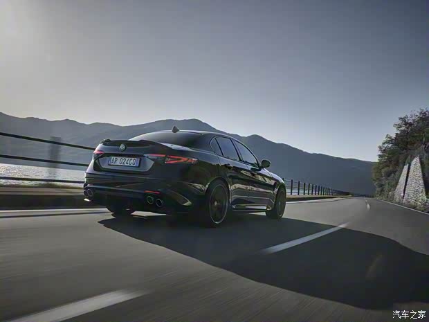 阿爾法·羅密歐 Giulia朱麗葉 2024款 Quadrifoglio Super Sport