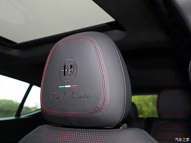 阿爾法·羅密歐 Tonale托納利 2024款 2.0T 268HP AWD Tributo Italiano 致敬傳奇版