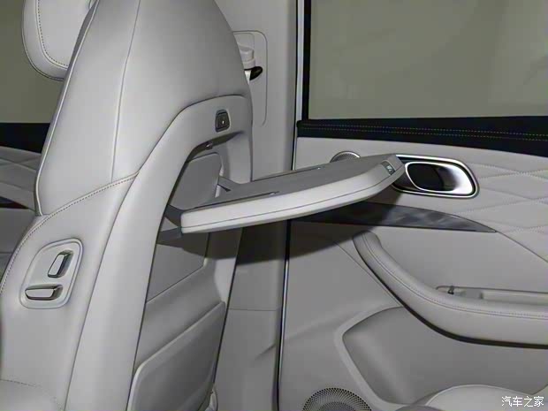 合众汽车 哪吒L 2024款 增程基本型