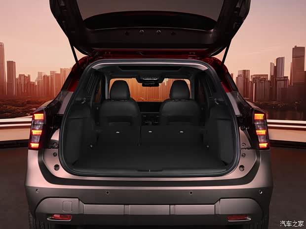 日產(chǎn)(進(jìn)口) 勁客(海外) 2025款 SR 美國版