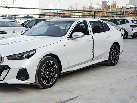 2025款 525Li M运动套装 2025款 525Li M运动套装