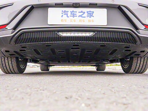 2025款 EV 智驾版 605KM尊荣型 2025款 EV 智驾版 605KM尊荣型