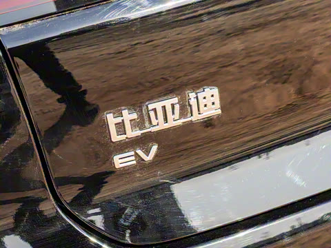 2025款 EV 智驾版 605KM尊荣型 2025款 EV 智驾版 605KM尊荣型