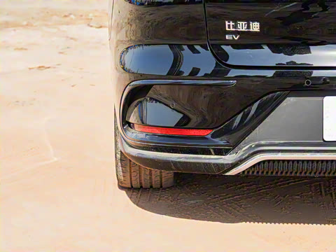 2025款 EV 智驾版 605KM尊荣型 2025款 EV 智驾版 605KM尊荣型