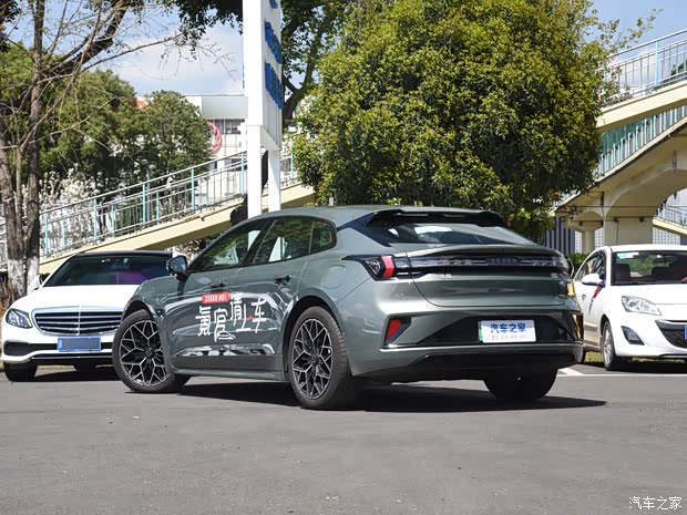 極氪 極氪001 2024款 WE版 100kWh 后驅(qū)