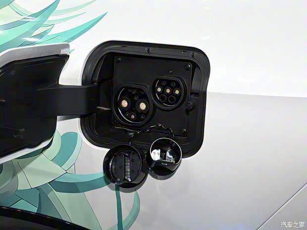 上汽集团 荣威D5X DMH 2024款 1.5T 顶配 上汽集团 荣威D5X DMH 2024款 1.5T 顶配