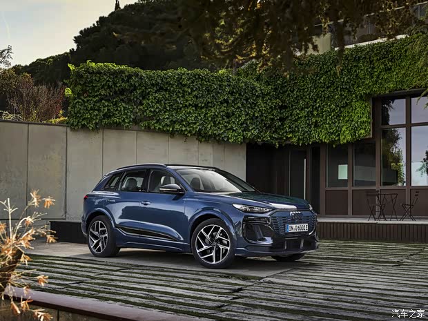 奥迪(进口) 奥迪Q6 e-tron(海外) 2024款 基本型 奥迪(进口) 奥迪Q6 e-tron(海外) 2024款 基本型