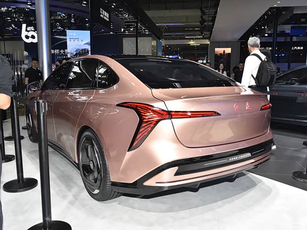 一汽红旗 红旗E009 2024款 基本型 一汽红旗 红旗E009 2024款 基本型