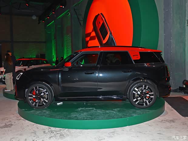 MINI JCW MINI JCW COUNTRYMAN 2024款 2.0T JOHN COOPER WORKS