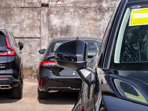 2024款 240TURBO 两驱锋尚版 5座 2024款 240TURBO 两驱锋尚版 5座