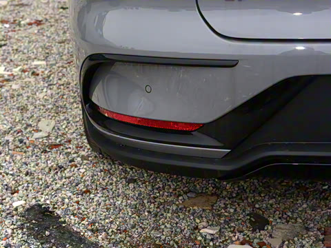 2025款 EV 智驾版 701KM尊荣型 2025款 EV 智驾版 701KM尊荣型