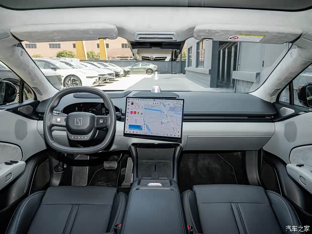 極氪 極氪007 2024款 四驅(qū)版 75kWh