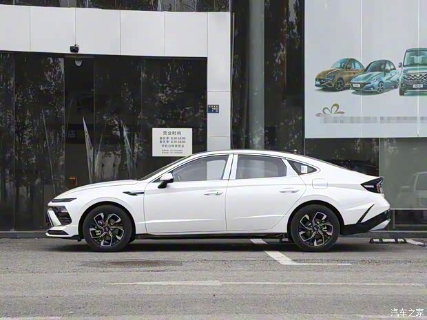 北京現(xiàn)代 索納塔 2024款 1.5T 低配版