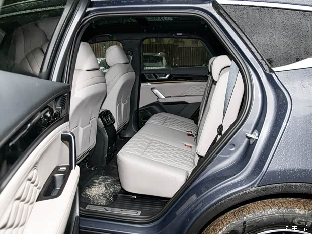 比亞迪 唐新能源 2024款 DM-i 榮耀版 112KM 尊榮型