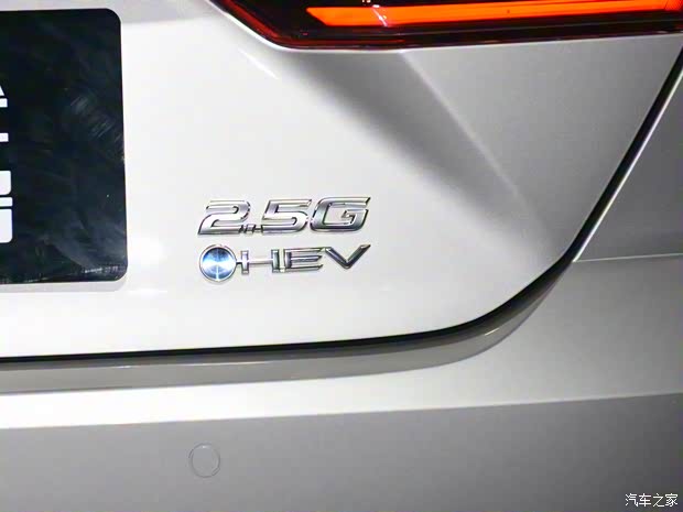 广汽丰田 凯美瑞 2024款 双擎 2.5HG 尊贵版 广汽丰田 凯美瑞 2024款 双擎 2.5HG 尊贵版