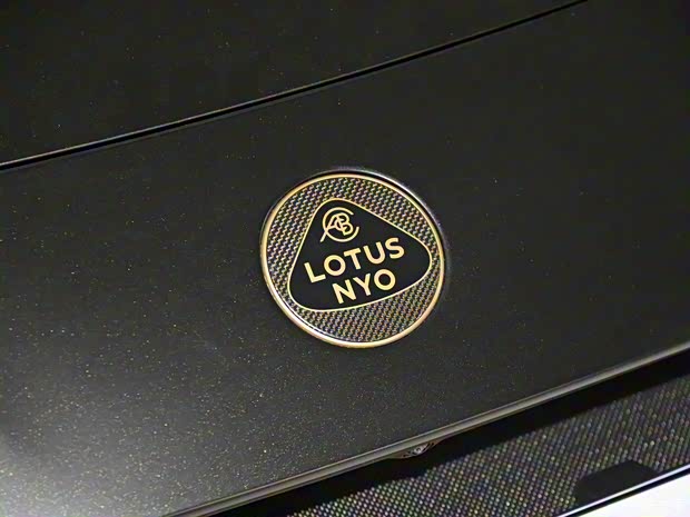 路特斯 路特斯EMEYA繁花 2024款 EMEYA R+ 黑金版 路特斯 路特斯EMEYA繁花 2024款 EMEYA R+ 黑金版