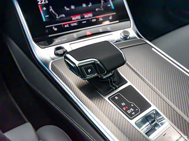 上汽奧迪 奧迪A7L 2024款 55 TFSI quattro RS 套件競(jìng)速版