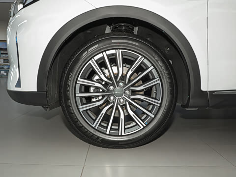 2025款 冠军版 1.5T DCT冠军MAX+ 7座 2025款 冠军版 1.5T DCT冠军MAX+ 7座