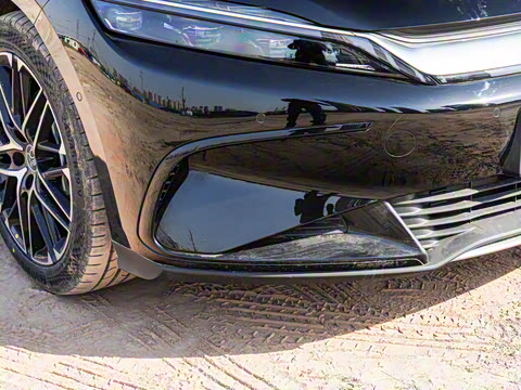 2025款 EV 智驾版 605KM尊荣型 2025款 EV 智驾版 605KM尊荣型