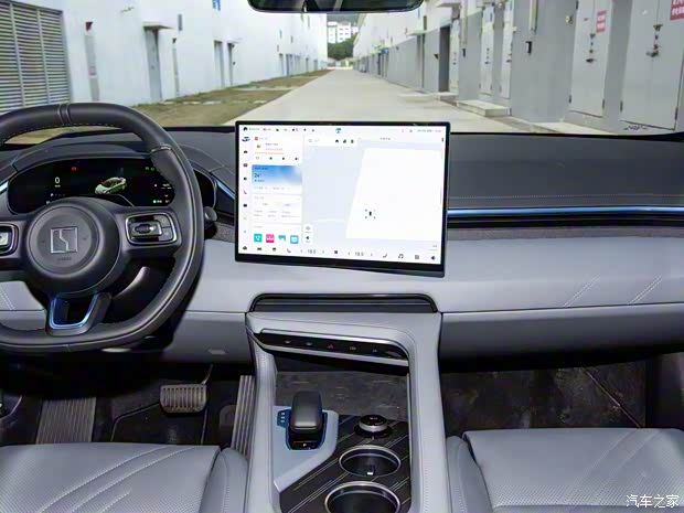 极氪 极氪001 2024款 三元锂 双电机 极氪 极氪001 2024款 三元锂 双电机