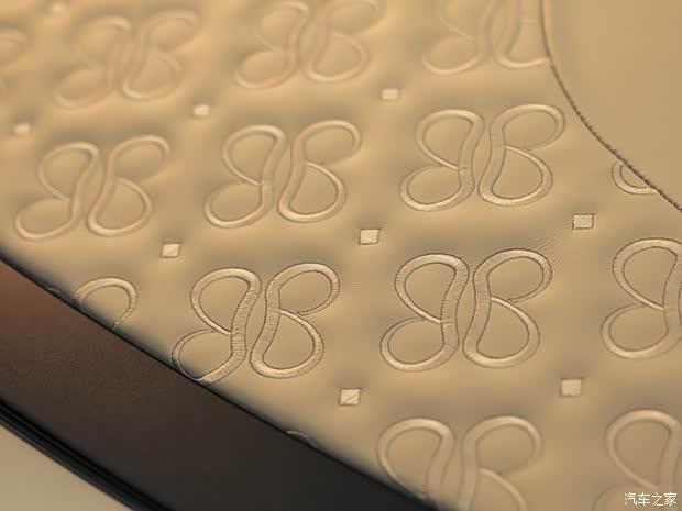 宾利 欧陆 2024款 GT Convertible Boodles by Mulliner  宾利 欧陆 2024款 GT Convertible Boodles by Mulliner